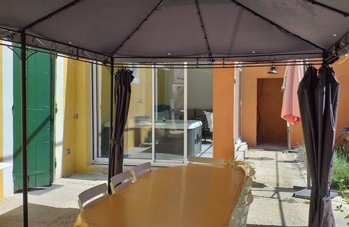 Lambesc House | Gîte Le Suquet in the heart of Lambesc near the Pont Royal golf course