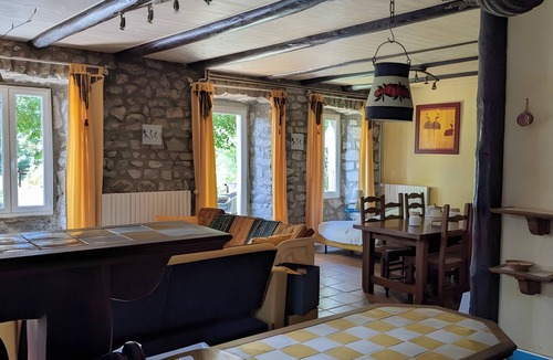 Lesperon Apartment | Gite 'Le Tilleul' – Private Terrace & Garden, Open Mid-April to End of October
