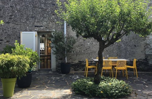 La Bohalle House | Gite Le Tournesol with all modern comforts and heated swimming pool