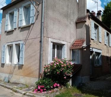 Chatel-Censoir House | GITE LES 27 ROSES ET PLUS