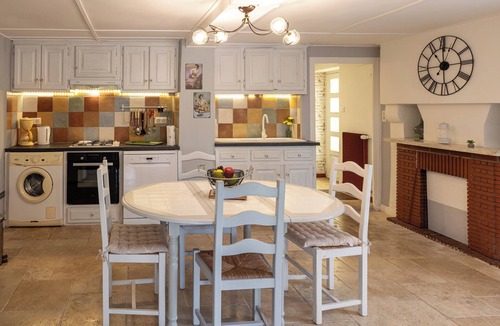 Saint-Geyrac House | Gite Les Bleuets - 12 pers. for get-togethers, near golf course