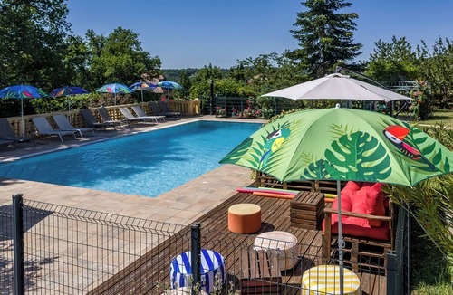 Saint-Geyrac House | Gite Les Bleuets - 12 pers. for get-togethers, near golf course