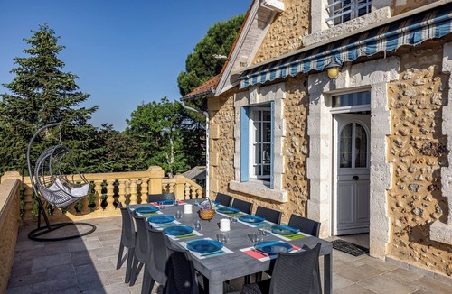 Saint-Geyrac House | Gite Les Bleuets - 12 pers. for get-togethers, near golf course