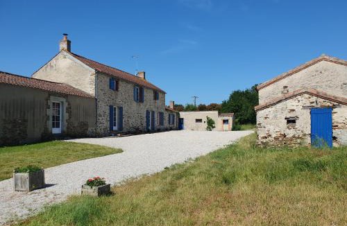 Saint-Julien-des-Landes House | Gite Les Fragonnettes