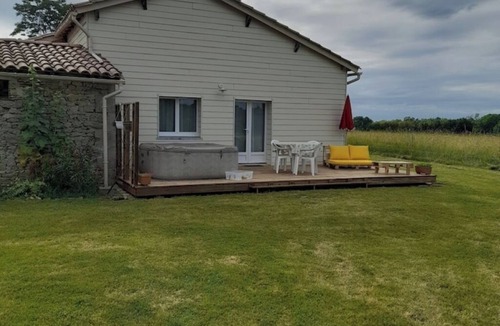 Saint-Meard-de-Gurcon House | Gite les Crozes