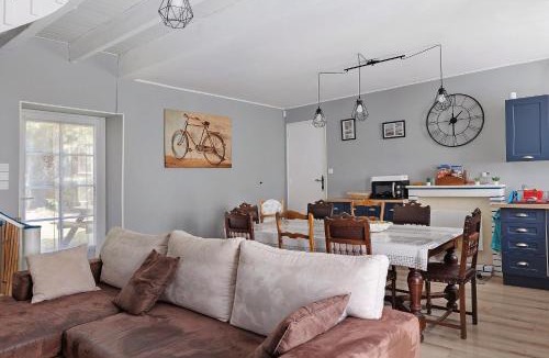 Vicq-sur-Gartempe Apartment | Gite Les Glycines