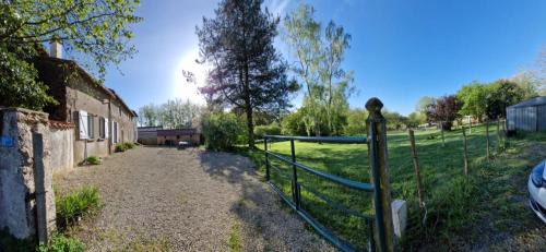 Montravers House | Gite Les Hamac's 12 personnes