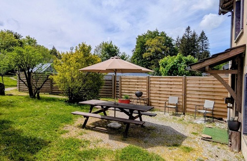 Le Soulie House | Gîte Les Myrtilles in the Heart of Haut-Languedoc with Terrace and Pool