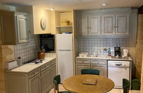 Montfort House | gite les noyers