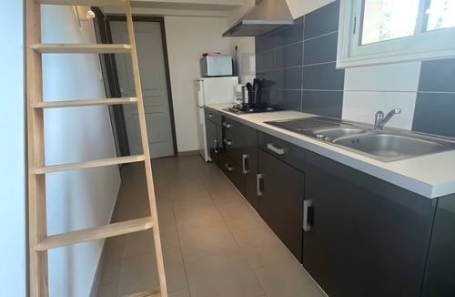 Joyeuse House | Gite Les Pins - Holiday Cottage in Village Setting