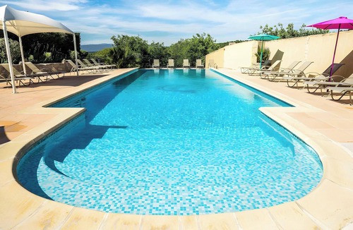 Joyeuse House | Gite Les Pins - Holiday Cottage in Village Setting