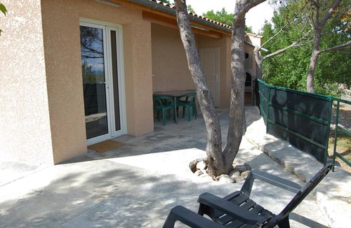 Joyeuse House | Gite Les Pins - Holiday Cottage in Village Setting