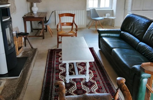 Lanvallay House | Gite Les Portes-Lanvallay- sleeps 5