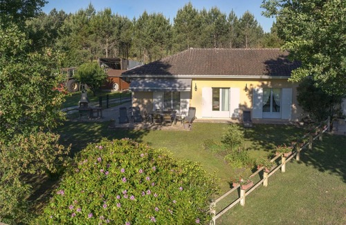 Gaillan-en-Medoc House | Gite LES Rhododendrons