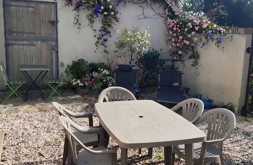 Ponthoile House | Gîte Lilas De Mer: Holiday Home with Private Terrace and Garden
