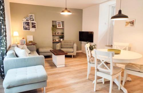 Antrain House | Gite Lodge Le 1900