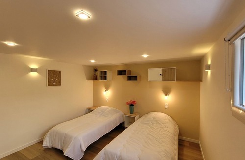 Saint-Remy-la-Varenne House | Gite Loire and Spa, Le Maoza