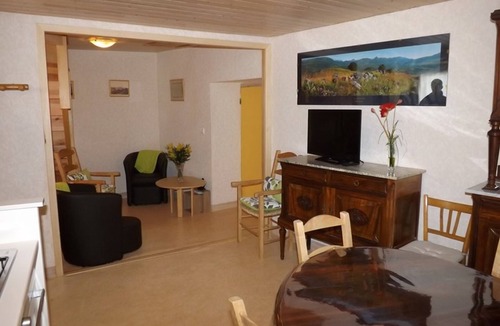 Lorcieres Cottage | Gite Lorcières, 2 bedrooms, 4 persons
