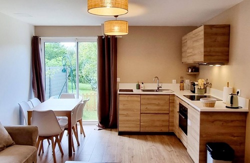 Luzarches Cottage | Gite Luzarches, 2 bedrooms, 4 persons