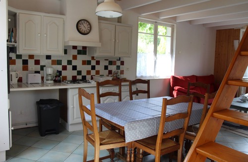 Saint-Hilaire-la-Palud House | Gite Marais between river and conche, boat, walk, and wifi!