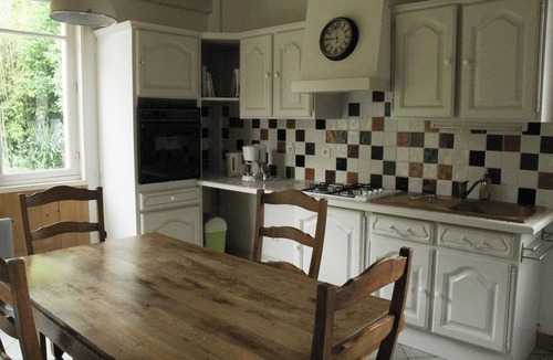 Saint-Hilaire-la-Palud House | Gite Marais between river and conche, boat, walk, and wifi!