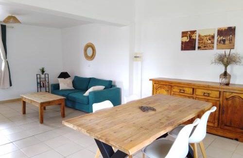 Saint-Laurent-d'Aigouze Apartment | Gite Mas petite panisse équestre