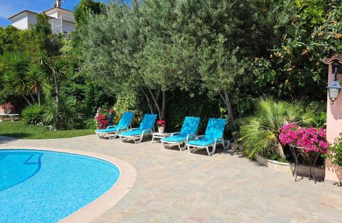 Carros Apartment | Gite Mireille