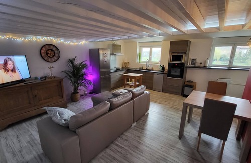 Moncel-sur-Seille Apartment | Gite Moderne et Calme