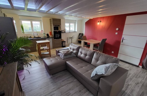 Moncel-sur-Seille Apartment | Gite Moderne et Calme