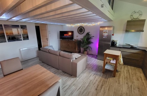 Moncel-sur-Seille Apartment | Gite Moderne et Calme