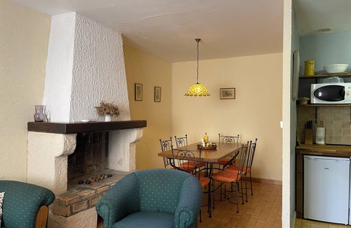 Moux Apartment | Gite "Montagne d'ALARIC B