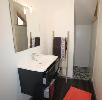 Chatellerault House | GITE MONTGOLFIÈRE 4 PERSONNES