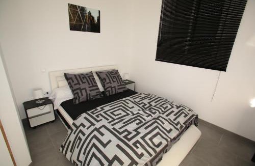 Chatellerault House | GITE MONTGOLFIÈRE 6 PERSONNES