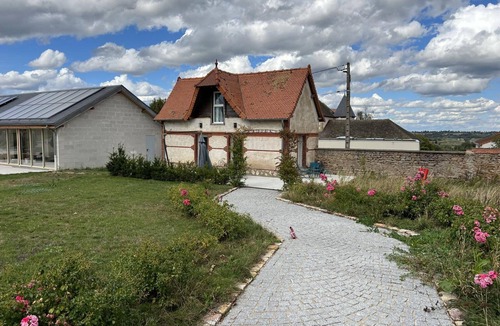 Montmarault Cottage | Gite Montmarault, 1 bedroom, 2 persons