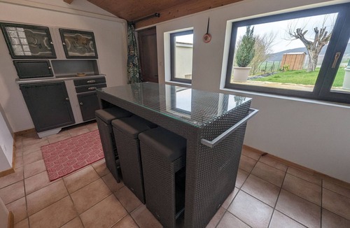 Montot-sur-Rognon Cottage | Gite Montot-sur-Rognon, 2 bedrooms, 4 persons