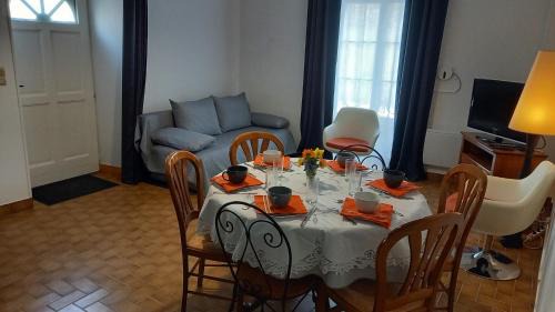 Montreuil-Bellay Apartment | Gite Montreuillais 4 personnes au rez-de-chaussée