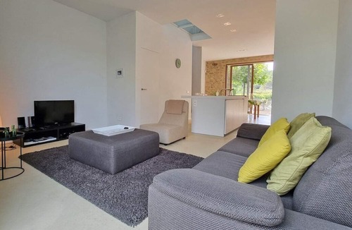 Saint-Frichoux Cottage | Gite Muscat, communal heatable and fenced pool, surrounded by vineyards