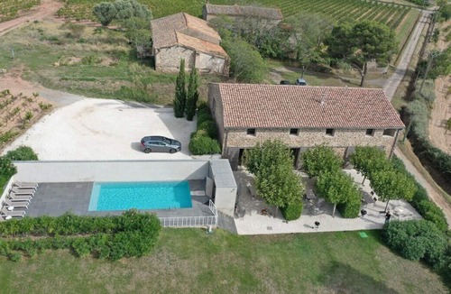 Saint-Frichoux Cottage | Gite Muscat, communal heatable and fenced pool, surrounded by vineyards