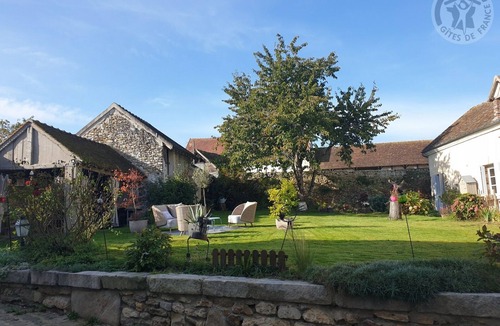 Neuilly-en-Vexin Cottage | Gite Neuilly-en-Vexin, 2 bedrooms, 6 persons