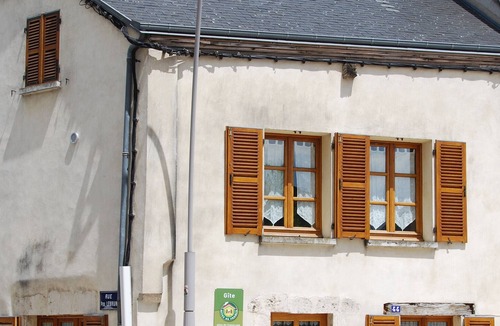 Neuville-aux-Bois House | Gite Neuville-aux-Bois, 2 bedrooms, 4 persons