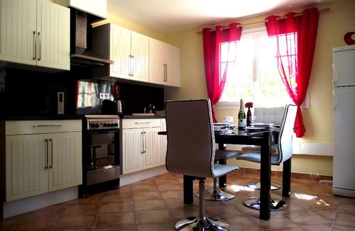 Soumensac House | Gite nr Eymet with Heated Jacuzzi, 100 metres from lake , Dordogne, Aquitaine