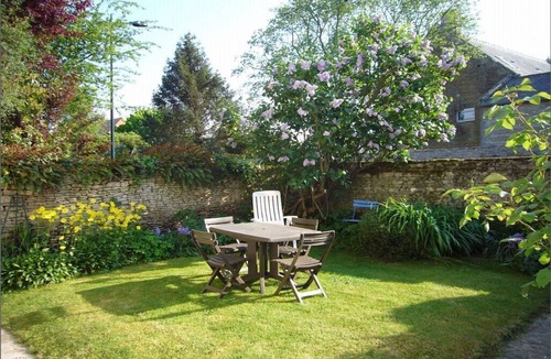 Mathieu House | Gîte - Old stone house, enclosed garden - "Les Sureaux" (The Offices)