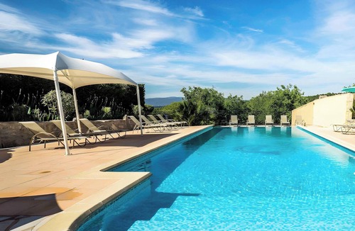 Joyeuse House | Gite Oustaou - Village De Gîtes in Joyeuse, 4 Bedrooms, 3 Pools, Terrace