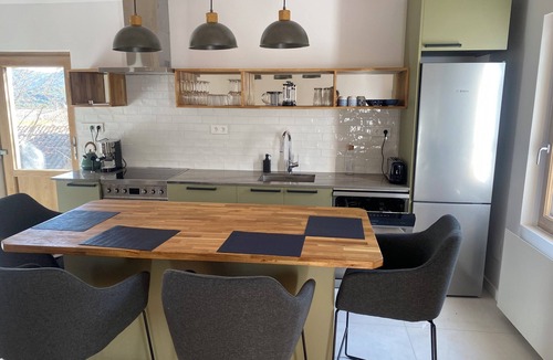 Rouffiac-des-Corbieres House | Gîte overlooking Peyrepertuse with garden