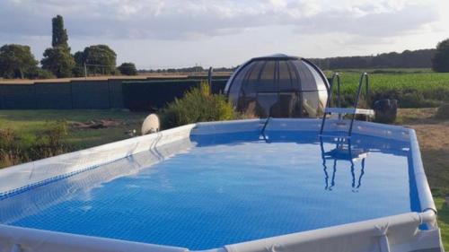Quedillac House | Gite Paradis des Oiseaux du jardin