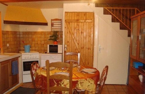 Surtainville House | Gîte - parking - pool in summer - sea and stores