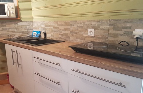 Gemozac Apartment | GITE, parking, terrace, garden. Possible breakfast and dinner platters