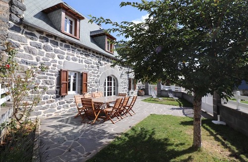 Paulhac Cottage | Gite Paulhac, 4 bedrooms, 11 persons