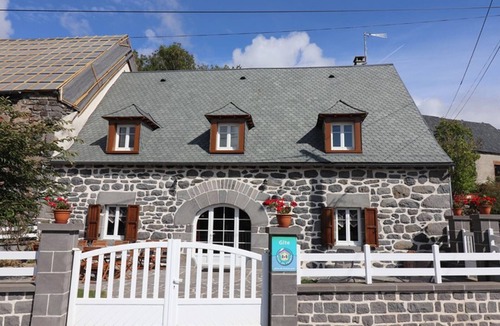 Paulhac Cottage | Gite Paulhac, 4 bedrooms, 11 persons