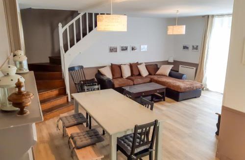 Antrain House | Gite Pavillon Le 1900